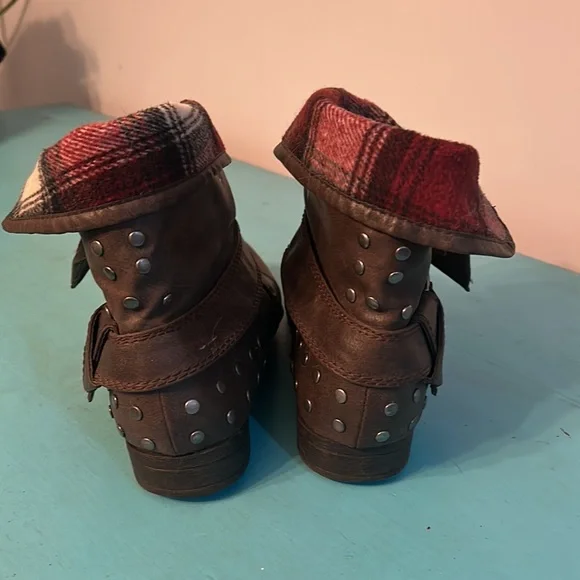 Short Flannel Boots - Picture 4 of 5